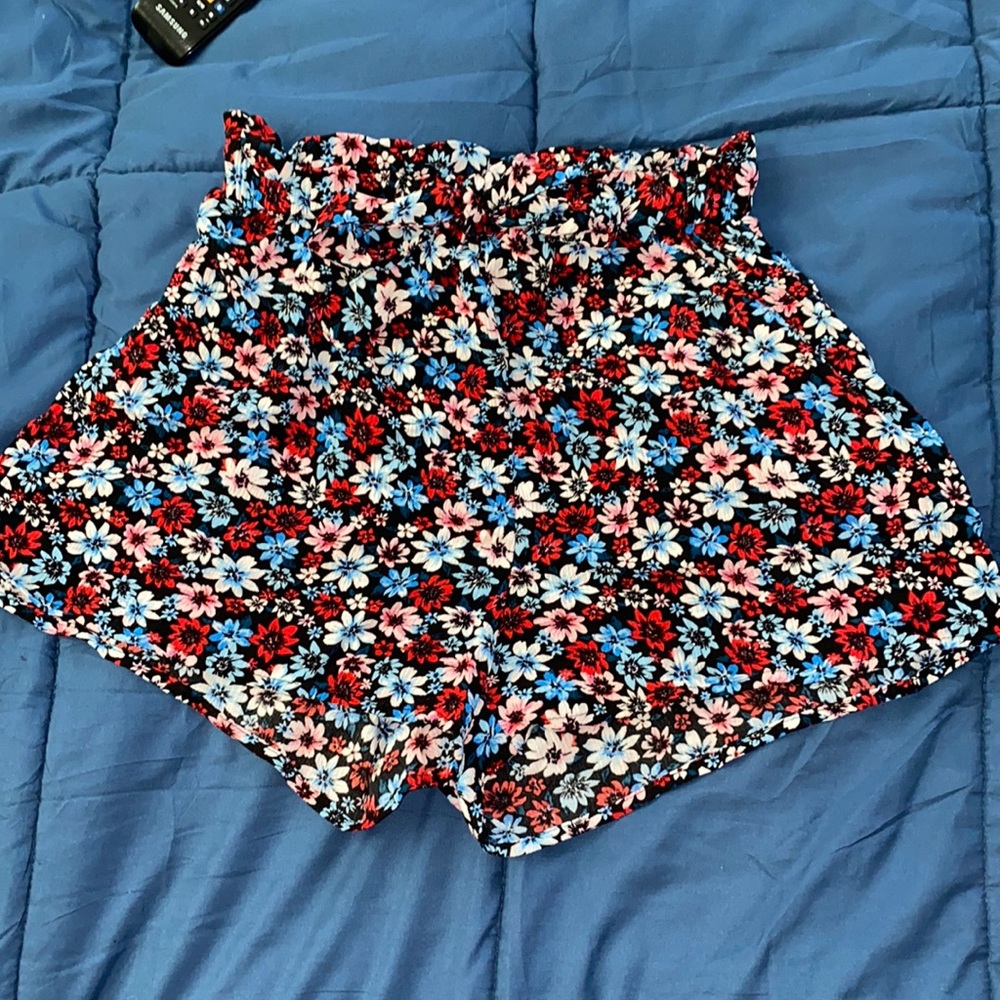 H&M Flowy Shorts